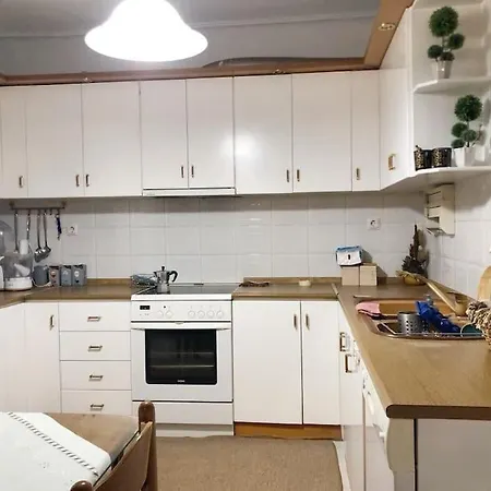 Ευρύχωρο Και Πλήρως Επιπλωμένο Διαμέρισμα Komotini Exterior foto